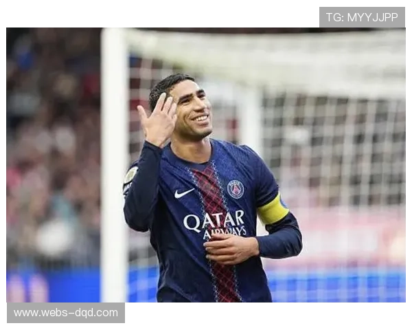 巴黎后卫阿什拉夫荣获上赛季法甲最佳非洲球员奖 巴黎后卫阿什拉夫荣获上赛季法甲最佳非洲球员奖